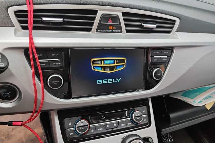 Used Geely Auto Emgrand X7 Sport 2016 1.8TD Automatic ZhiZun Version Audio And AC Panel