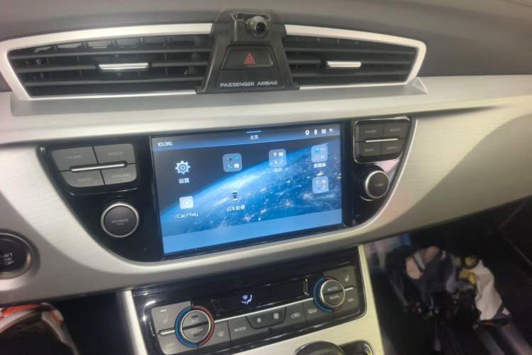 Used Geely Auto Emgrand X7 Sport 2016 1.8TD Automatic Smart Model Audio And AC Panel