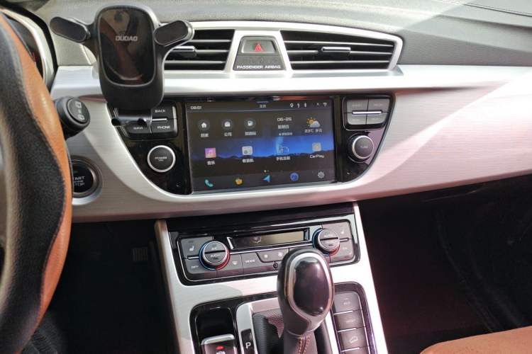 Used Geely Auto Emgrand X7 Sport 2016 1.8TD Automatic All-Wheel-Drive ZhiZun Edition Audio And AC Panel