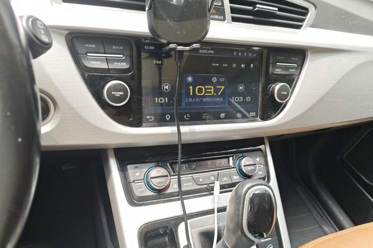 Used Geely Auto Emgrand X7 Sport 2016 1.8TD Automatic ZhiZun Version Audio And AC Panel