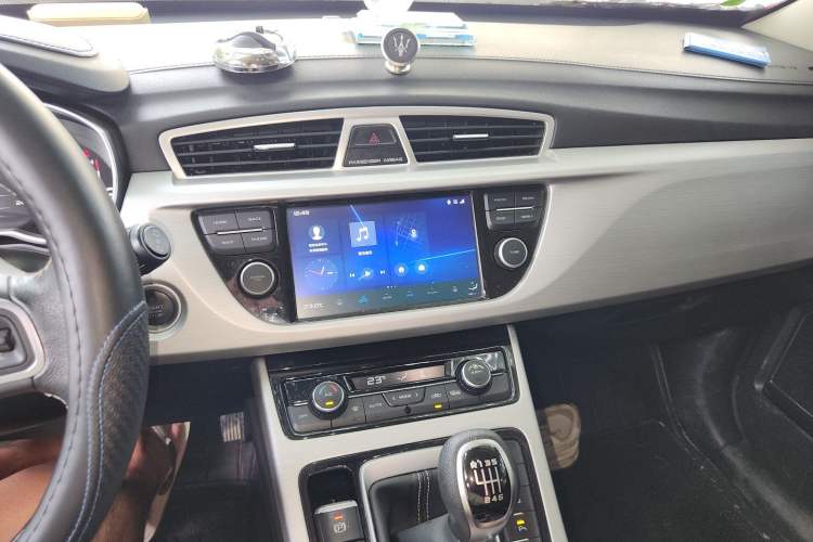 Used Geely Auto Emgrand X7 Sport 2016 2.0L Manual ZhiShang Version Audio And AC Panel