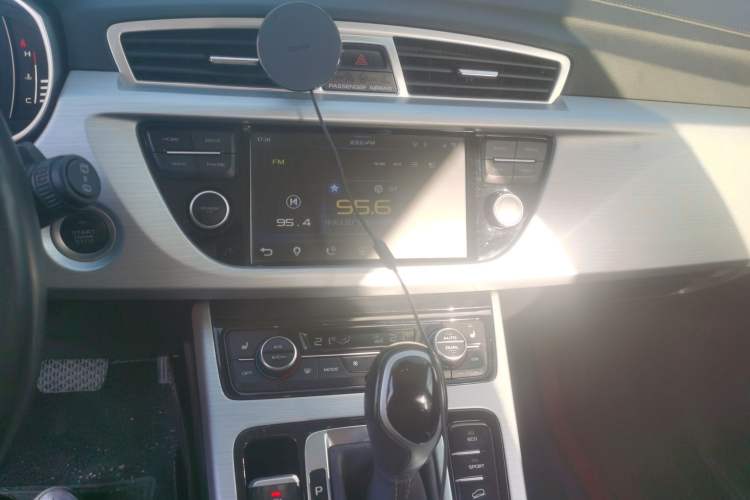 Used Geely Auto Emgrand X7 Sport 2016 1.8TD Automatic ZhiZun Version Audio And AC Panel