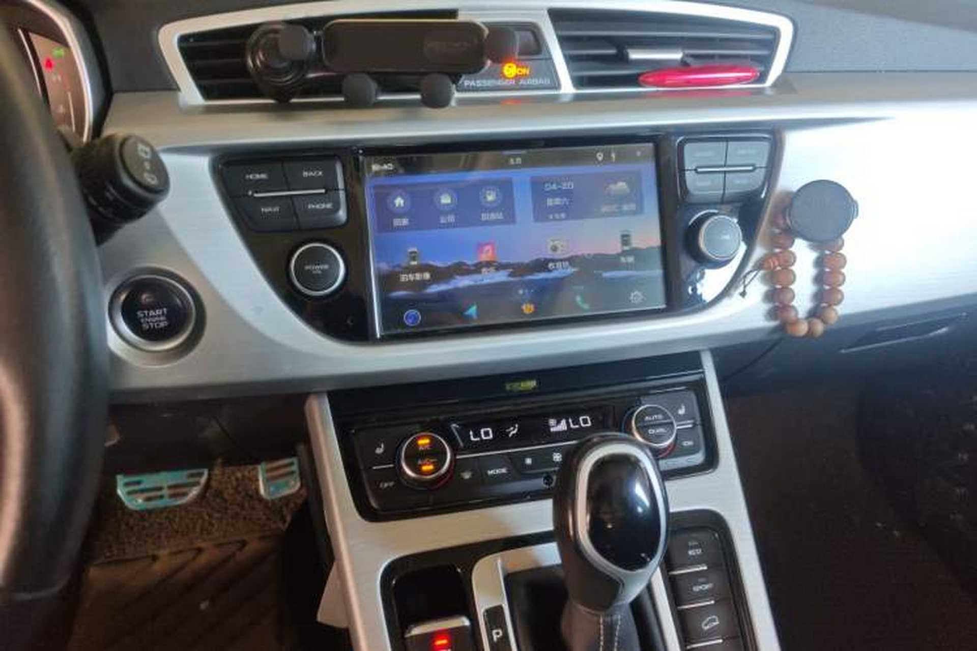 Used Geely Auto Emgrand X7 Sport 2016 1.8TD Automatic Smart Model Audio And AC Panel