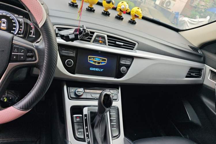 Used Geely Auto Emgrand X7 Sport 2016 1.8TD Automatic Smart Model Audio And AC Panel