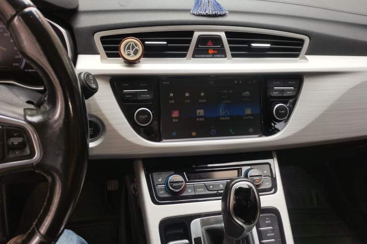 Used Geely Auto Emgrand X7 Sport 2016 1.8TD Automatic ZhiZun Version Audio And AC Panel