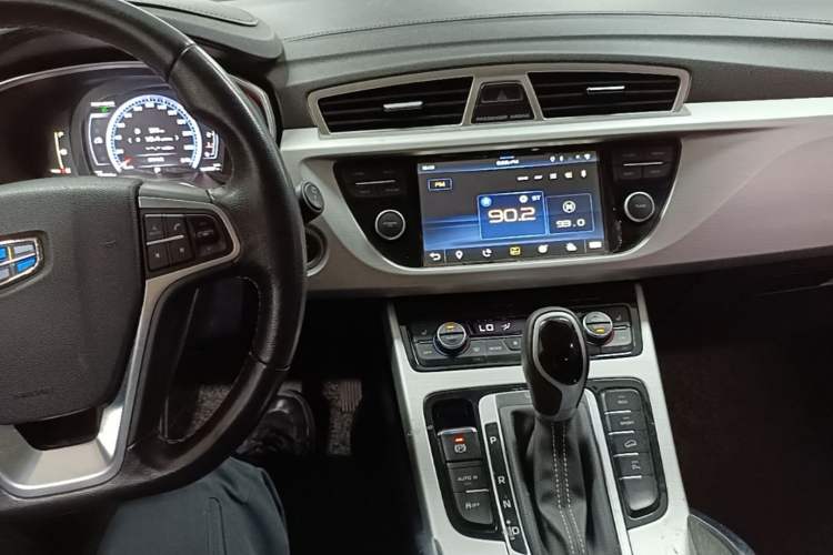 Used Geely Auto Emgrand X7 Sport 2016 1.8TD Automatic Smart Model Audio And AC Panel
