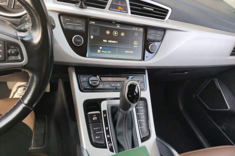 Used Geely Auto Emgrand X7 Sport 2016 1.8TD Automatic ZhiZun Version Audio And AC Panel
