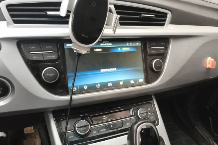 Used Geely Auto Emgrand X7 Sport 2016 1.8TD Automatic Smart Model Audio And AC Panel