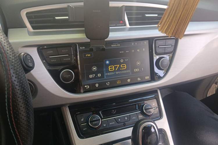 Used Geely Auto Emgrand X7 Sport 2016 1.8TD Automatic Smart Model Audio And AC Panel