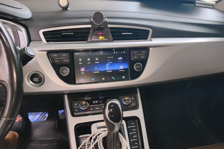 Used Geely Auto Emgrand X7 Sport 2016 1.8TD Automatic All-Wheel-Drive ZhiZun Edition Audio And AC Panel