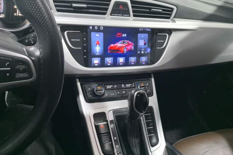 Used Geely Auto Emgrand X7 Sport 2016 1.8TD Automatic ZhiZun Version Audio And AC Panel