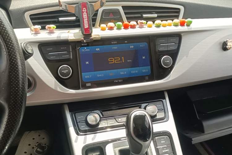 Used Geely Auto Emgrand X7 Sport 2016 1.8TD Automatic ZhiShang Model Audio And AC Panel