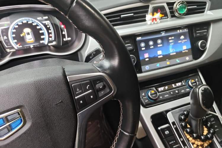 Used Geely Auto Emgrand X7 Sport 2016 1.8TD Automatic ZhiZun Version Audio And AC Panel