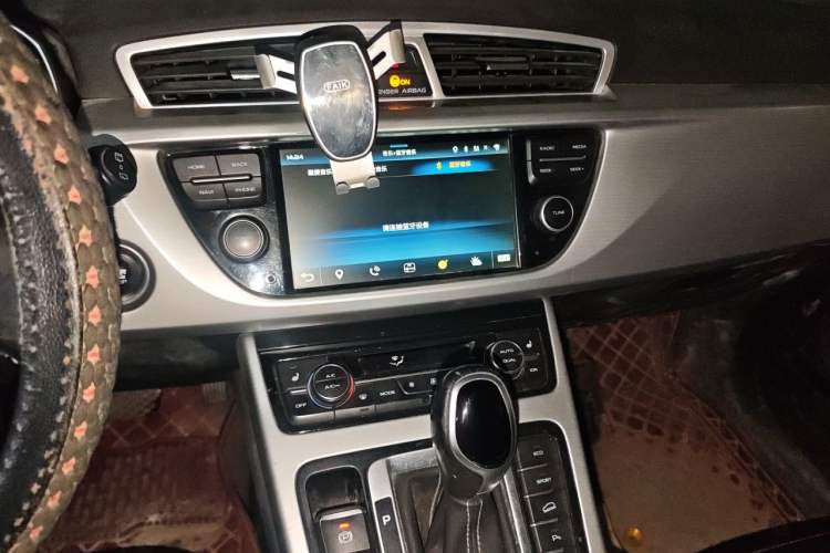 Used Geely Auto Emgrand X7 Sport 2016 1.8TD Automatic Smart Model Audio And AC Panel