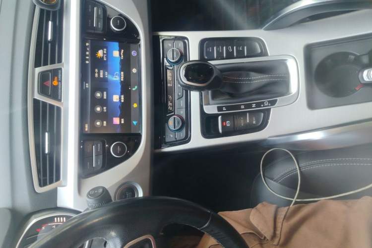 Used Geely Auto Emgrand X7 Sport 2016 1.8TD Automatic Smart Model Audio And AC Panel
