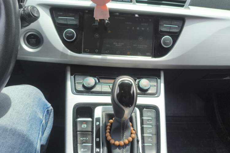Used Geely Auto Emgrand X7 Sport 2016 1.8TD Automatic ZhiShang Model Audio And AC Panel