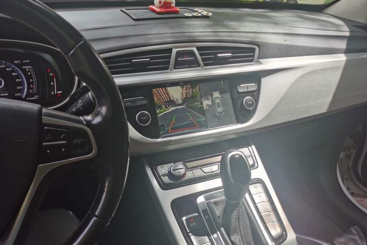 Used Geely Auto Emgrand X7 Sport 2016 1.8TD Automatic ZhiZun Version Audio And AC Panel