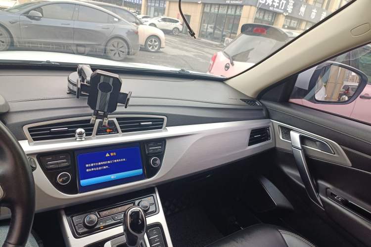 Used Geely Auto Emgrand X7 Sport 2016 1.8TD Automatic ZhiShang Model Audio And AC Panel
