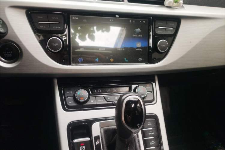 Used Geely Auto Emgrand X7 Sport 2016 1.8TD Automatic ZhiShang Model Audio And AC Panel