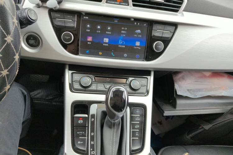 Used Geely Auto Emgrand X7 Sport 2016 1.8TD Automatic Smart Connectivity Version Audio And AC Panel