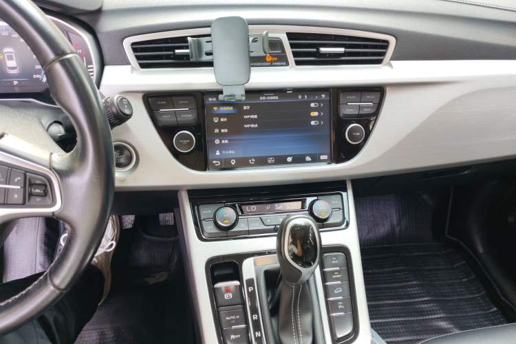 Used Geely Auto Emgrand X7 Sport 2016 1.8TD Automatic ZhiShang Model Audio And AC Panel