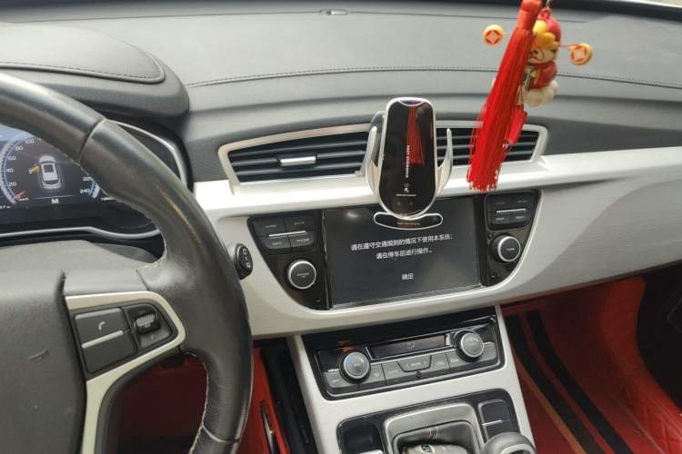 Used Geely Auto Emgrand X7 Sport 2016 2.0L Manual ZhiShang Version Audio And AC Panel