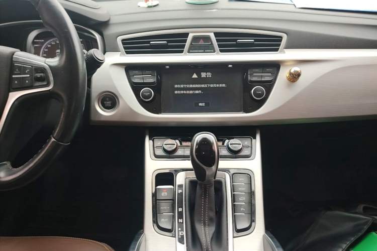 Used Geely Auto Emgrand X7 Sport 2016 1.8TD Automatic ZhiZun Version Audio And AC Panel