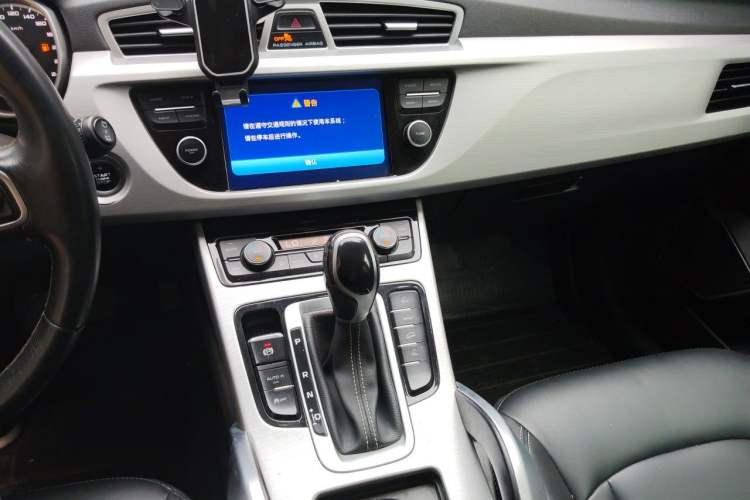 Used Geely Auto Emgrand X7 Sport 2016 1.8TD Automatic ZhiShang Model Audio And AC Panel
