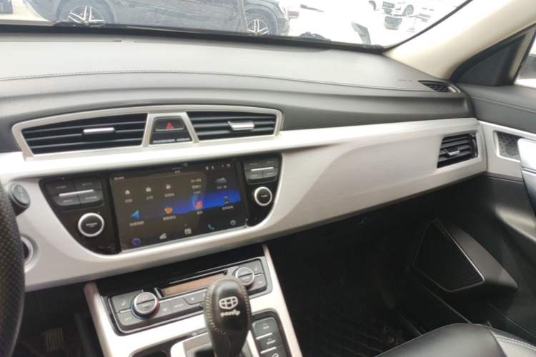 Used Geely Auto Emgrand X7 Sport 2016 1.8TD Automatic Smart Model Audio And AC Panel