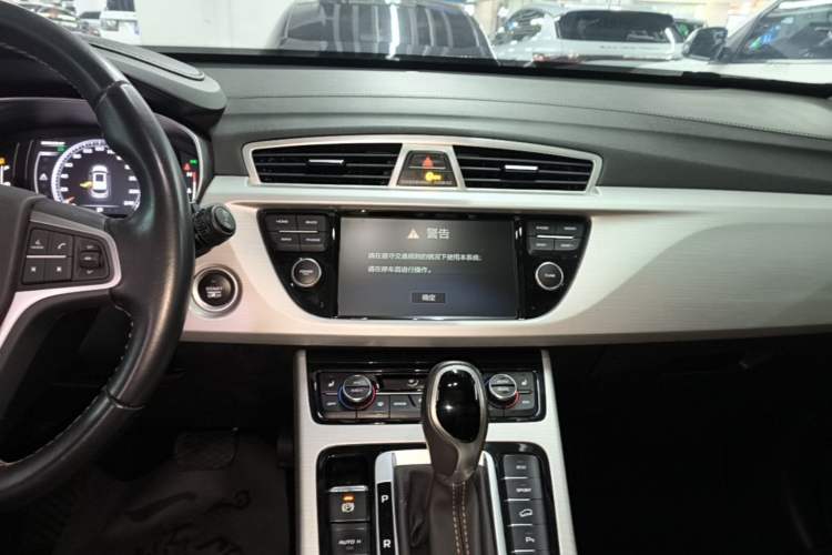 Used Geely Auto Emgrand X7 Sport 2016 1.8TD Automatic ZhiZun Version Audio And AC Panel