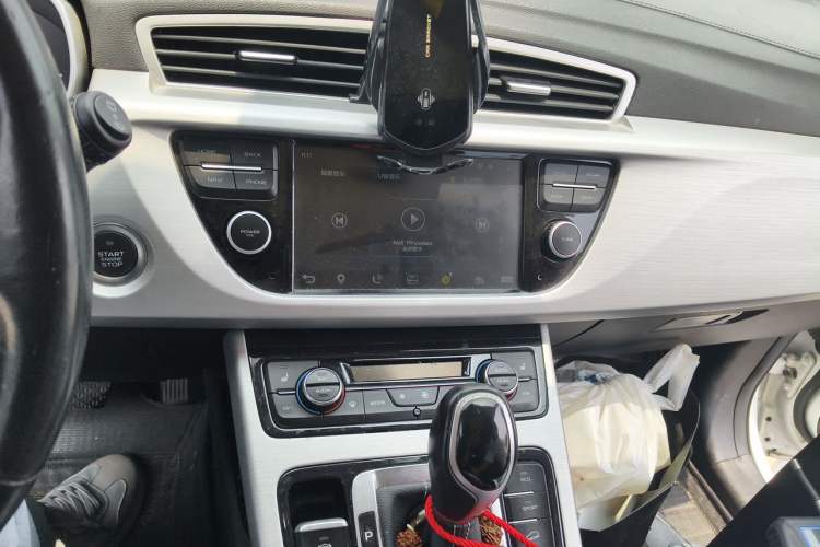 Used Geely Auto Emgrand X7 Sport 2016 1.8TD Automatic Smart Model Audio And AC Panel