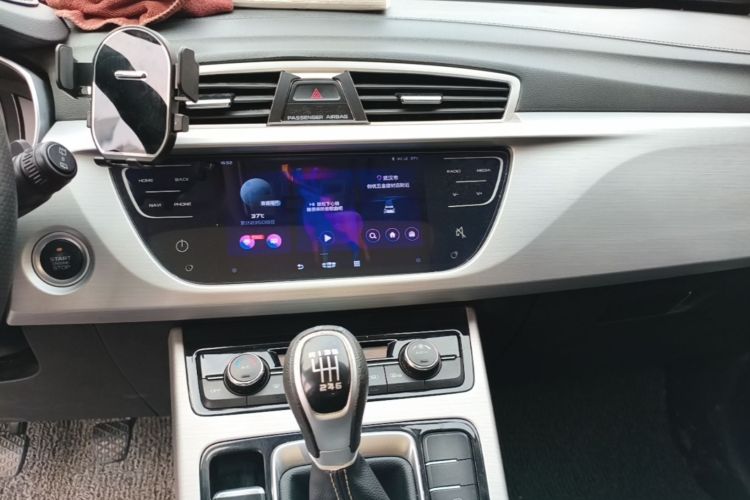Used Geely Auto Emgrand X7 Sport 2016 2.0L Manual Smart Connect Version Audio And AC Panel