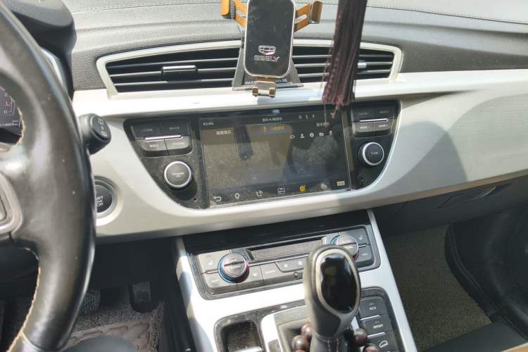 Used Geely Auto Emgrand X7 Sport 2016 1.8TD Automatic ZhiZun Version Audio And AC Panel