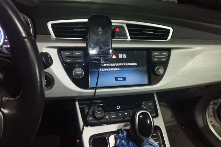 Used Geely Auto Emgrand X7 Sport 2016 1.8TD Automatic Smart Connectivity Version Audio And AC Panel