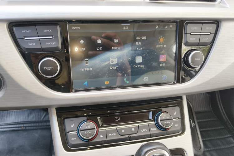 Used Geely Auto Emgrand X7 Sport 2016 1.8TD Automatic Smart Model Audio And AC Panel