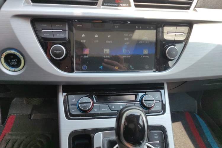 Used Geely Auto Emgrand X7 Sport 2016 1.8TD Automatic Smart Model Audio And AC Panel