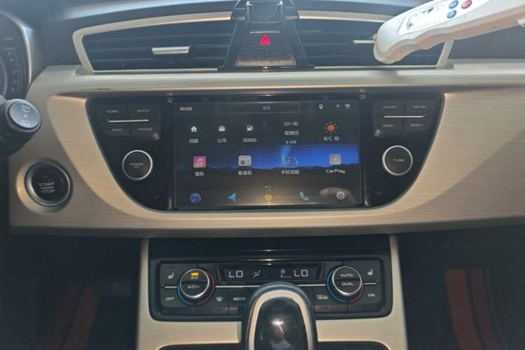 Used Geely Auto Emgrand X7 Sport 2016 1.8TD Automatic Smart Model Audio And AC Panel