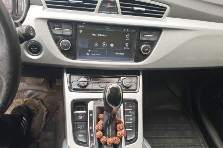 Used Geely Auto Emgrand X7 Sport 2016 1.8TD Automatic Smart Model Audio And AC Panel
