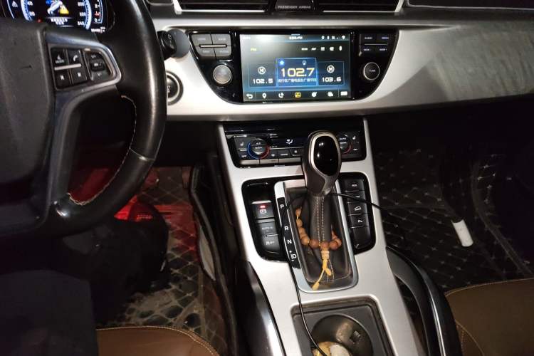 Used Geely Auto Emgrand X7 Sport 2016 1.8TD Automatic ZhiZun Version Audio And AC Panel