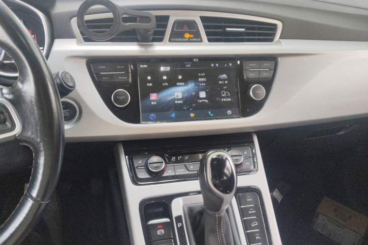 Used Geely Auto Emgrand X7 Sport 2016 1.8TD Automatic ZhiZun Version Audio And AC Panel