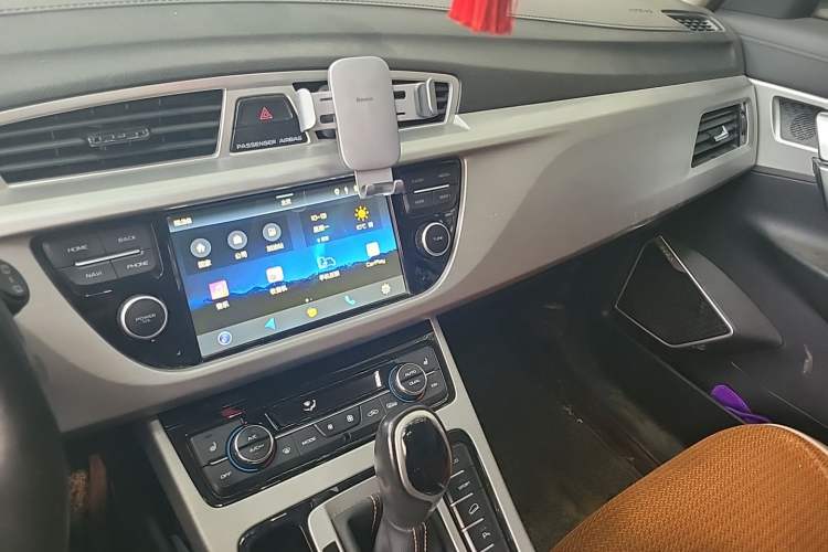 Used Geely Auto Emgrand X7 Sport 2016 1.8TD Automatic ZhiZun Version Audio And AC Panel