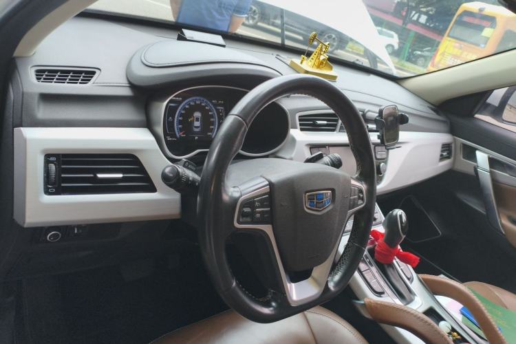 Used Geely Auto Emgrand X7 Sport 2016 1.8TD Automatic ZhiZun Version Center Console