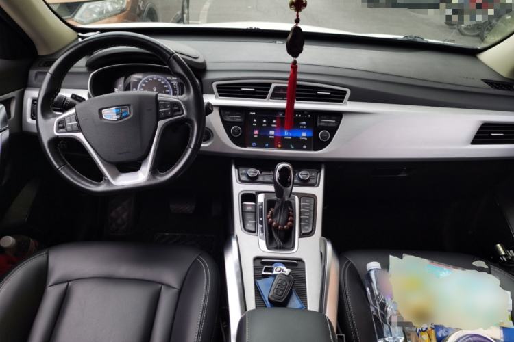 Used Geely Auto Emgrand X7 Sport 2016 1.8TD Automatic All-Wheel Drive Smart Version Center Console