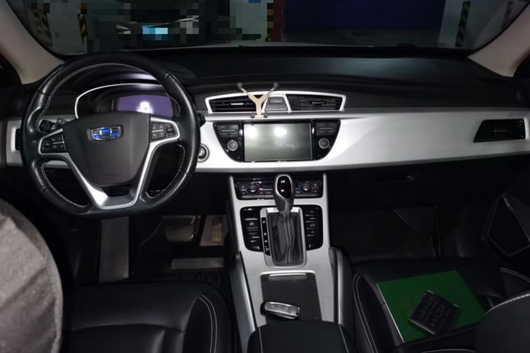 Used Geely Auto Emgrand X7 Sport 2016 1.8TD Automatic Smart Model Center Console