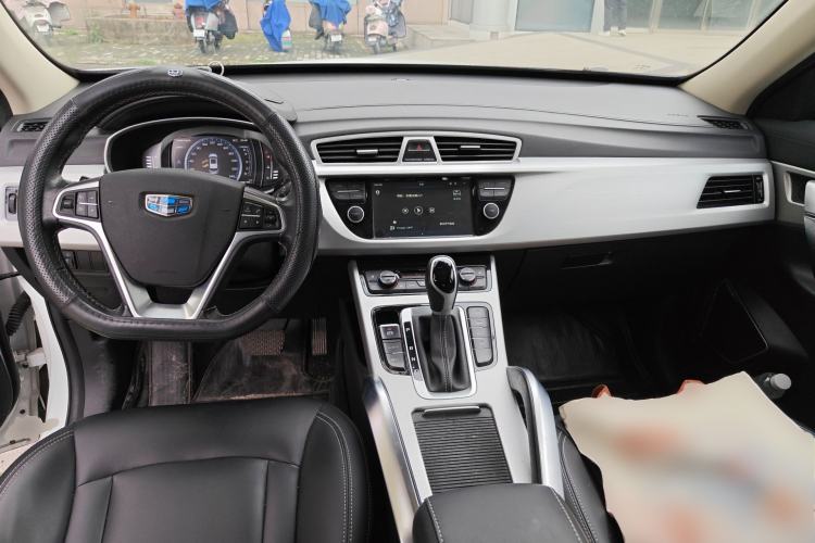 Used Geely Auto Emgrand X7 Sport 2016 1.8TD Automatic Smart Model Center Console