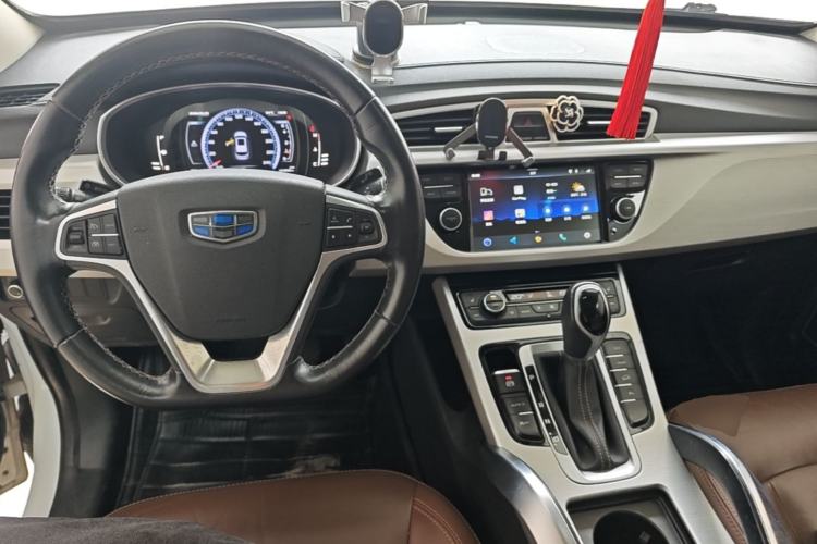 Used Geely Auto Emgrand X7 Sport 2016 1.8TD Automatic ZhiZun Version Center Console