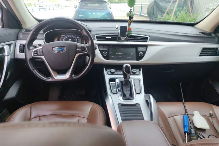 Used Geely Auto Emgrand X7 Sport 2016 1.8TD Automatic ZhiZun Version Center Console