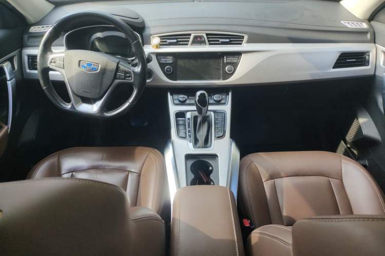 Used Geely Auto Emgrand X7 Sport 2016 1.8TD Automatic All-Wheel-Drive ZhiZun Edition Center Console