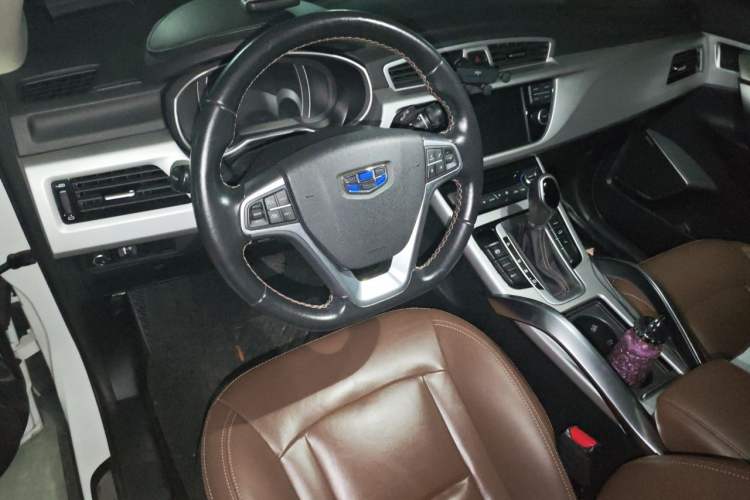 Used Geely Auto Emgrand X7 Sport 2016 1.8TD Automatic ZhiZun Version Center Console