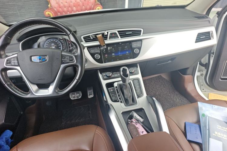 Used Geely Auto Emgrand X7 Sport 2016 1.8TD Automatic ZhiZun Version Center Console